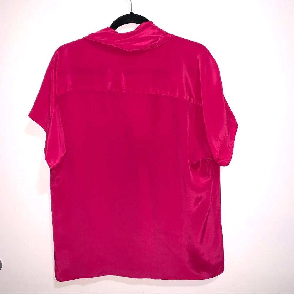 🌷5/$20 Women’s Vibrant Pink Blouse - Picture 5 of 5